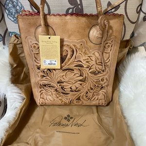 NWT Patricia Nash Floral Tooling Tote/handbag with Freeeeeee Duster!